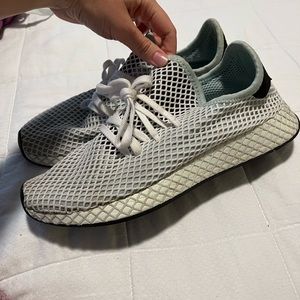 Adidas Deerupt Tennis Shoes